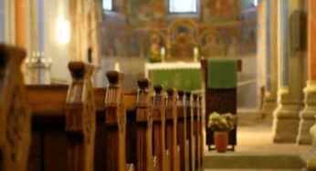 Caserta – Entrano in chiesa col volto coperto e si fanno consegnare gioielli, soldi e offerte