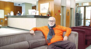 Napoli – Notaio vive da 7 anni nell’Hotel Majestic: “Qui mi sento un uomo libero”