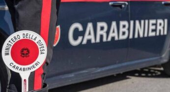 Discute con i vicini e li minaccia con un fucile a pompa: denunciato