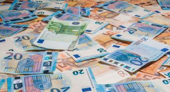Lecce, stampava denaro falso nella sua casa e li vendeva sui canali Telegram: arrestato